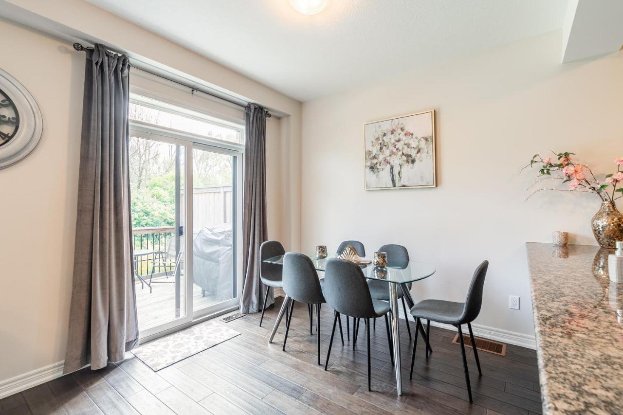 Globalstay Modern Townhomes In Lakeshore Steps To The Beach 汉密尔顿 外观 照片
