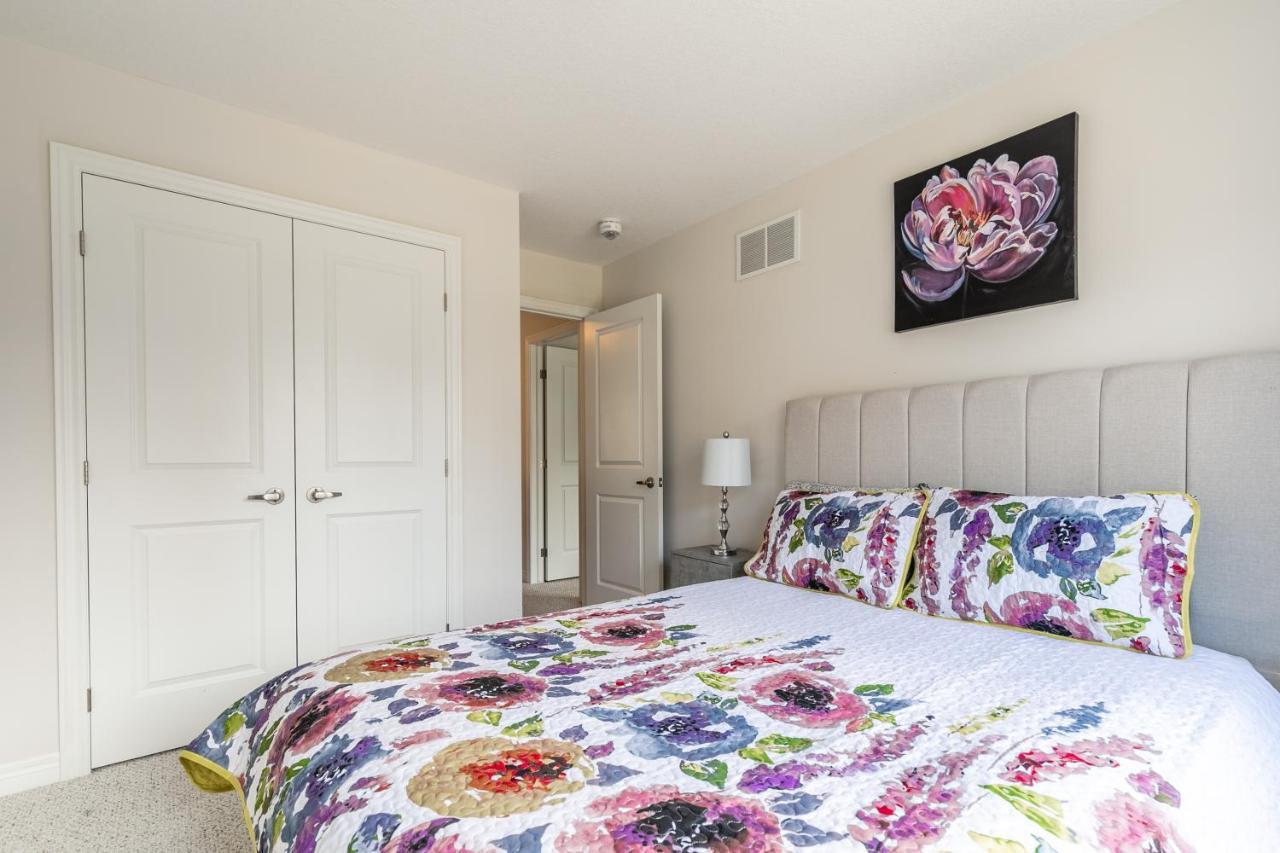 Globalstay Modern Townhomes In Lakeshore Steps To The Beach 汉密尔顿 外观 照片