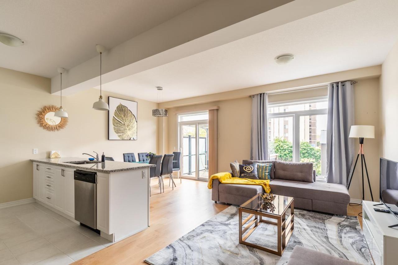 Globalstay Modern Townhomes In Lakeshore Steps To The Beach 汉密尔顿 外观 照片
