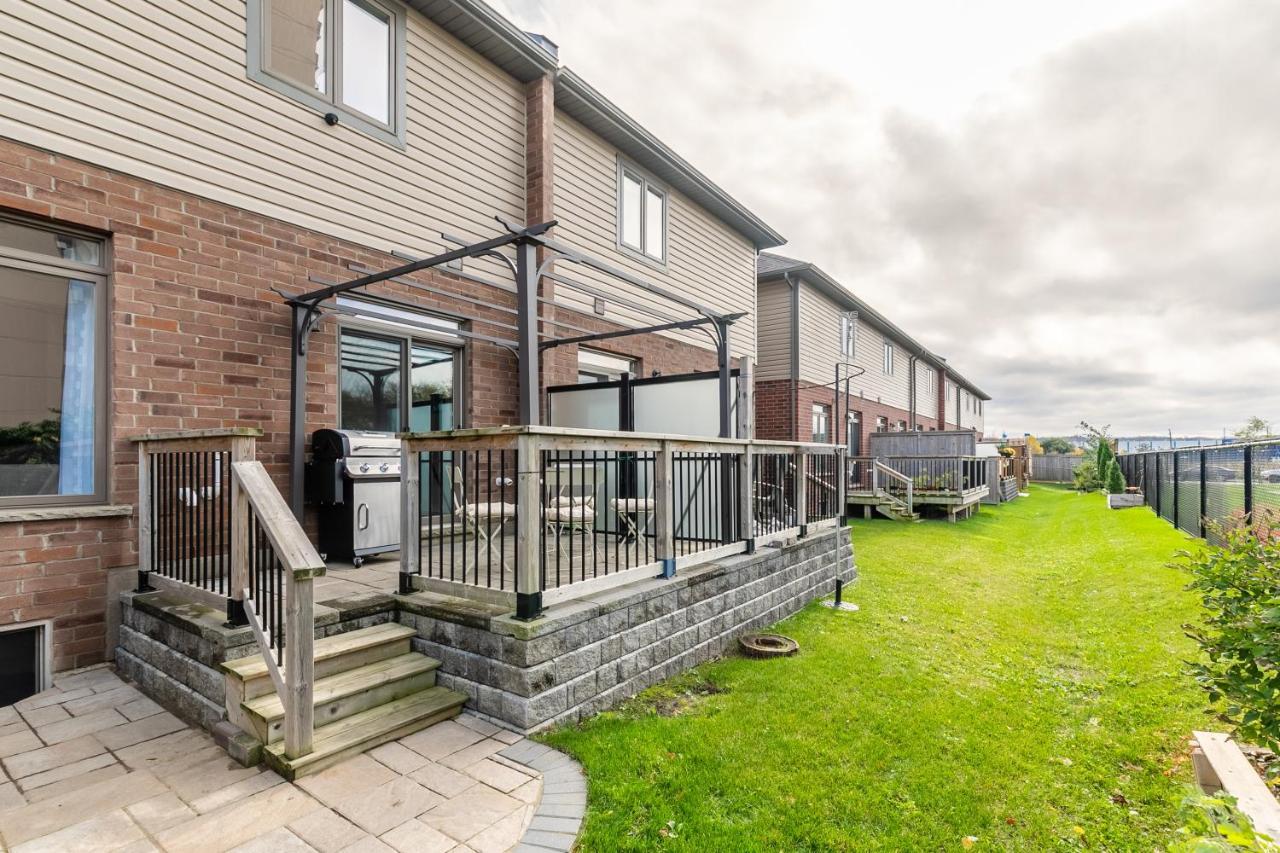 Globalstay Modern Townhomes In Lakeshore Steps To The Beach 汉密尔顿 外观 照片